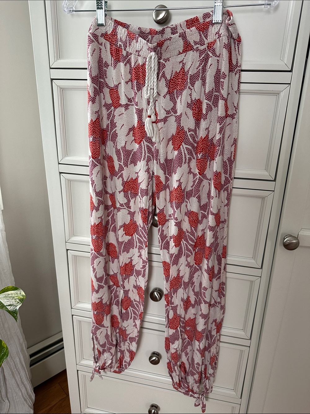 Anthropologie Floral Drawstring Lounge Pants - White & Red